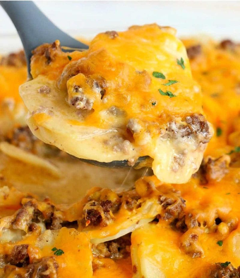 Beef and Potato Au Gratin Casserole