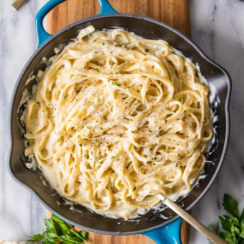 Fettuccine Alfredo (better-than-restaurant)