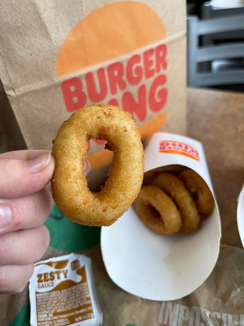 Onion Rings With Zesty Sauce
