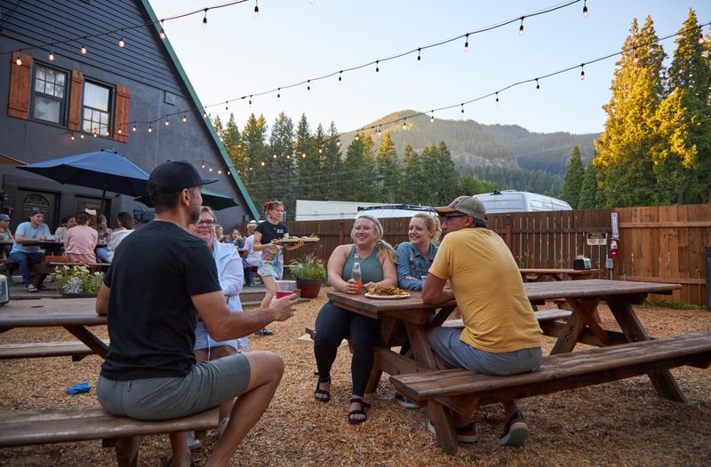 McKenzie General Store & Obsidian Grill