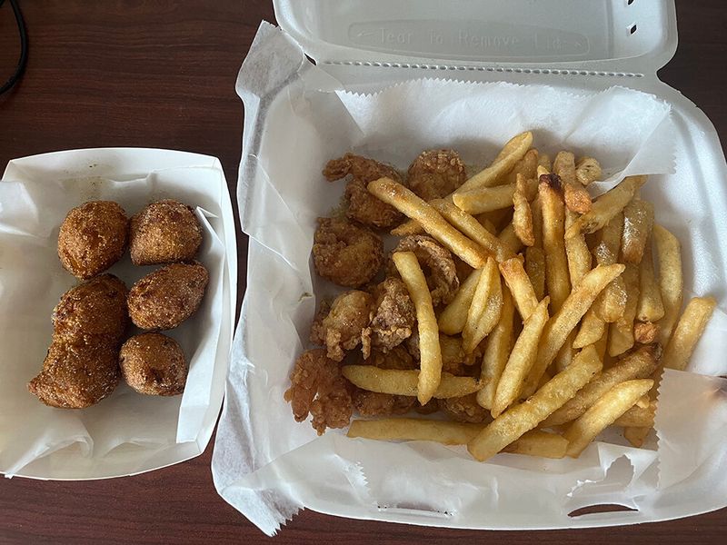 Eastside Fish Fry & Grill – Lansing’s Fried Fish Powerhouse
