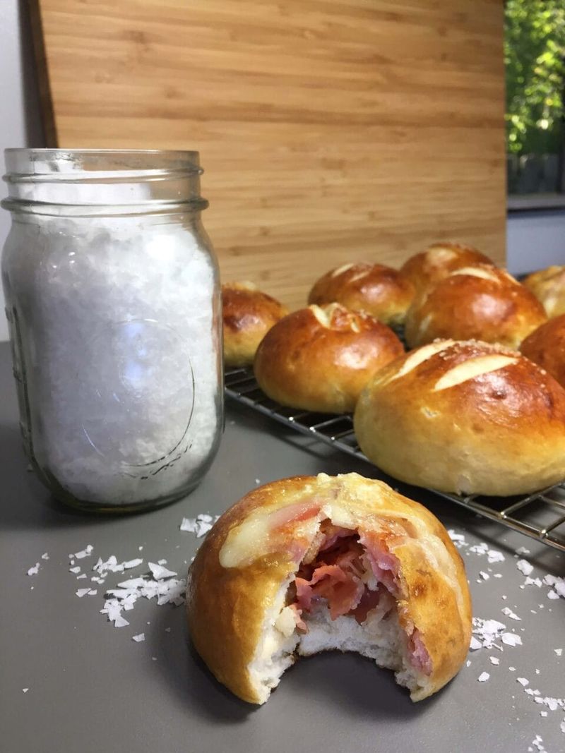 Ham and Swiss Stuffed Pretzel Bites