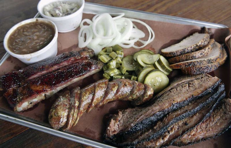 2M Smokehouse