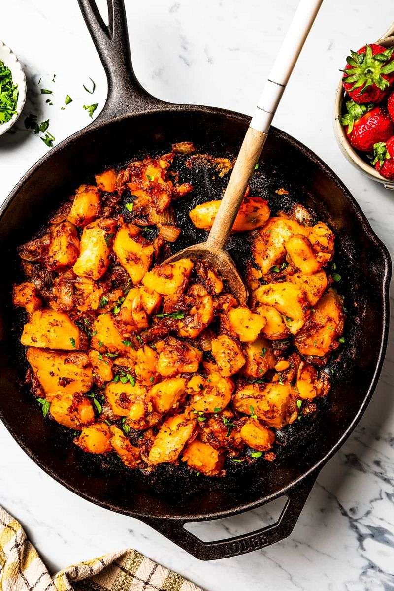 Big Skillet Breakfast Potatoes