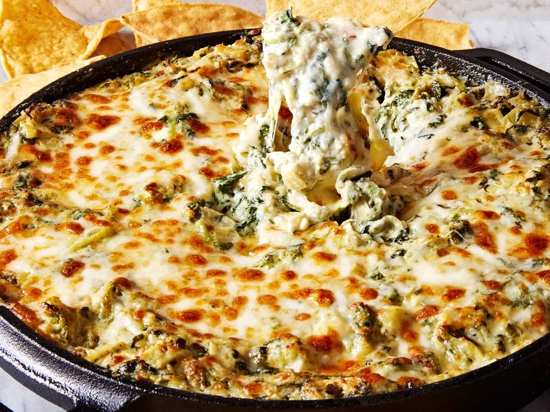 Cheesy Spinach Artichoke Dip