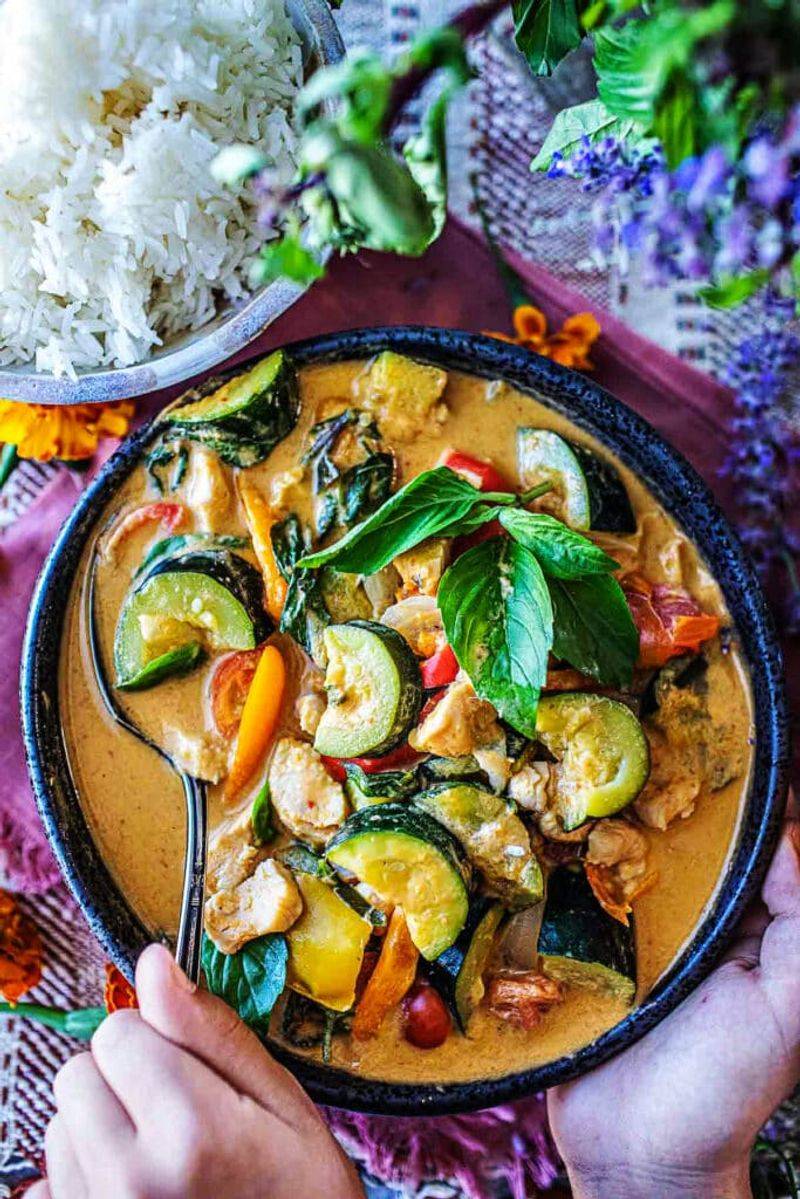 Chicken And Zucchini Curry