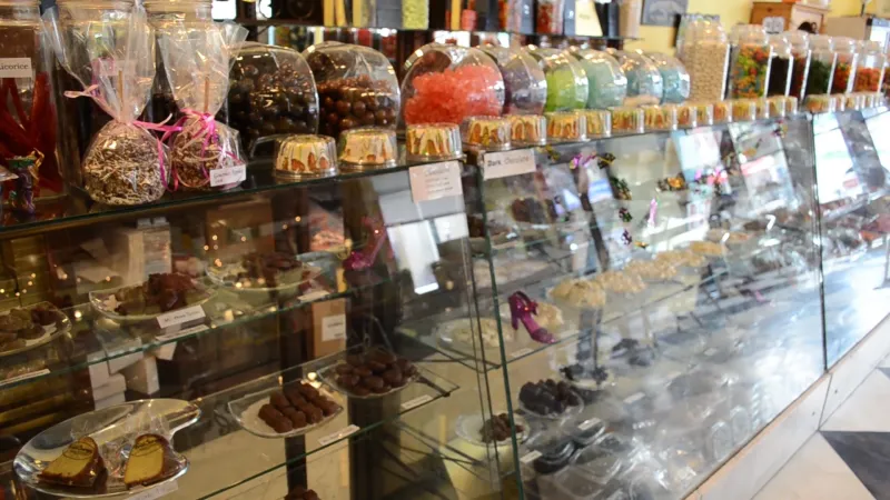 Three Georges Candy Shop (Alabama)