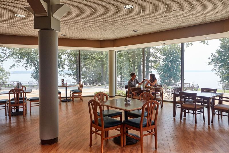 Harbor Lights Restaurant