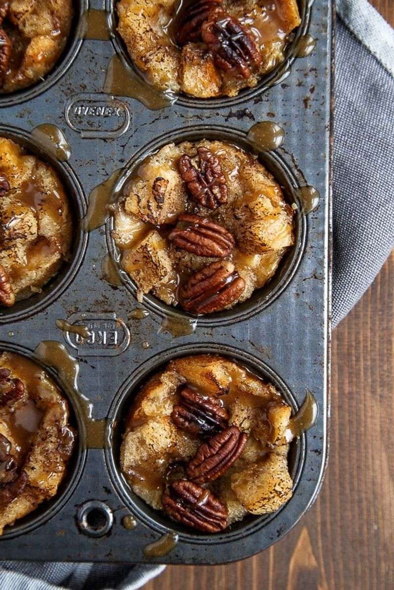 Cinnamon Roll Bread Pudding Cups