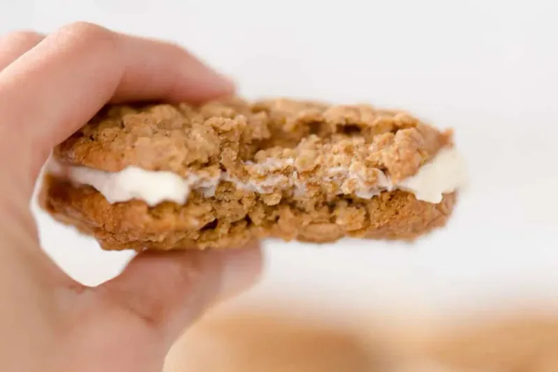 Maple Oatmeal Cream Sandwich Cookies