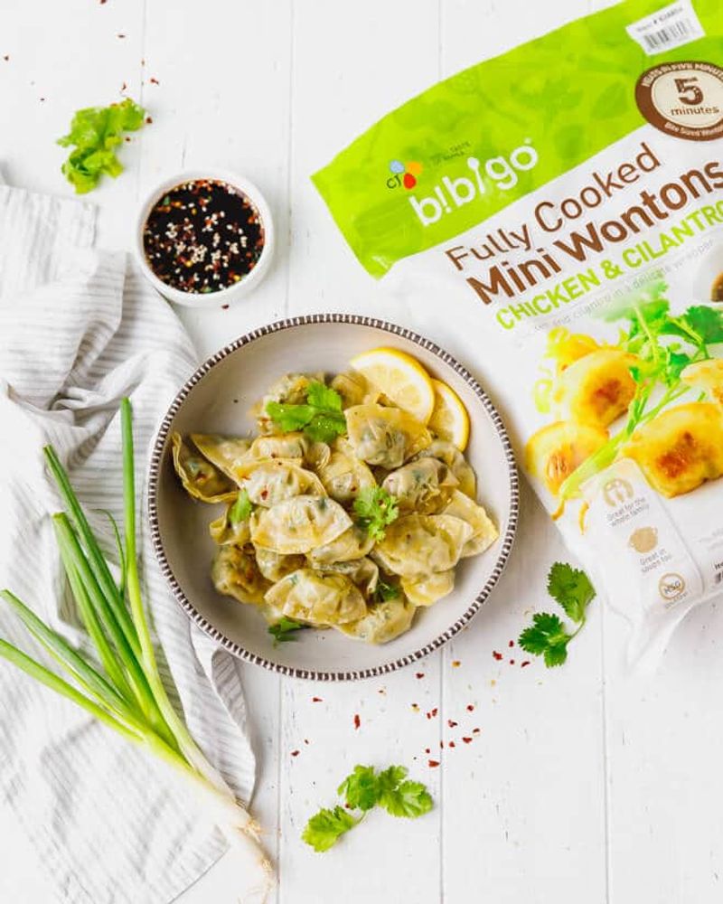 bibigo Chicken and Cilantro Mini Wontons