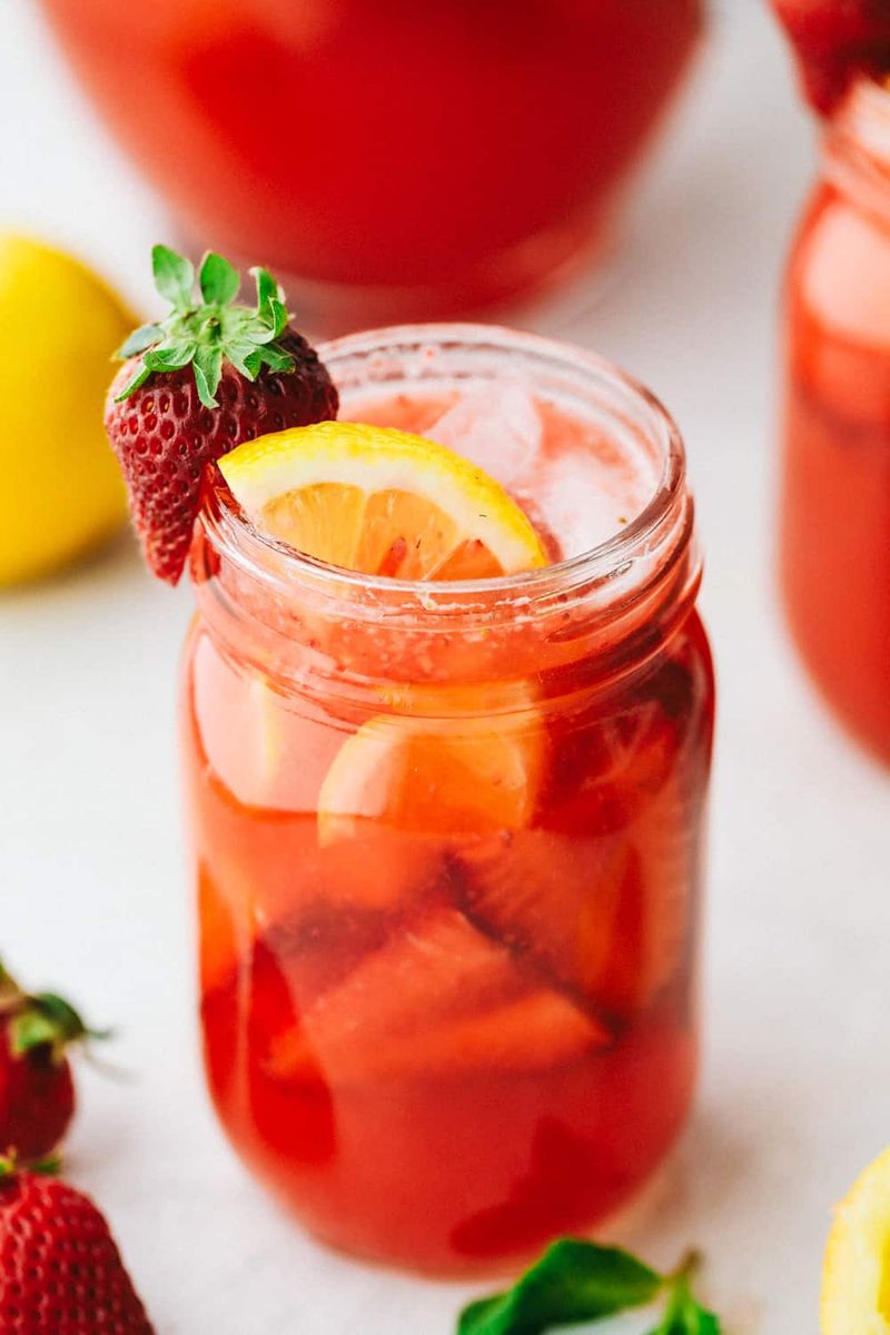 Strawberry lemonade