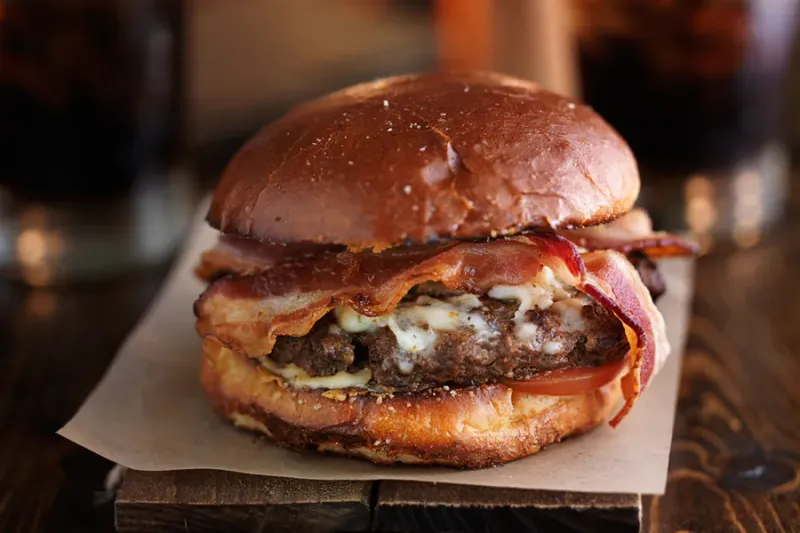 The Ultimate Bacon Cheeseburger