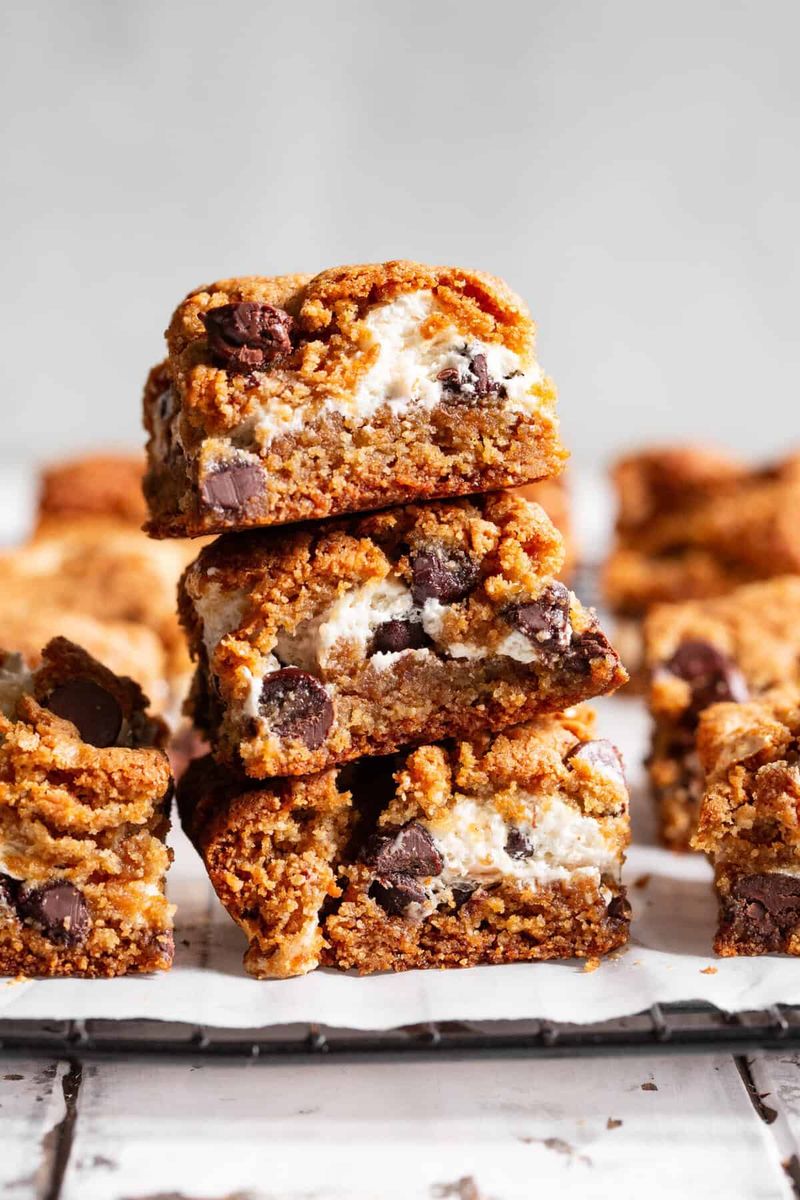 S’mores Cookie Bars