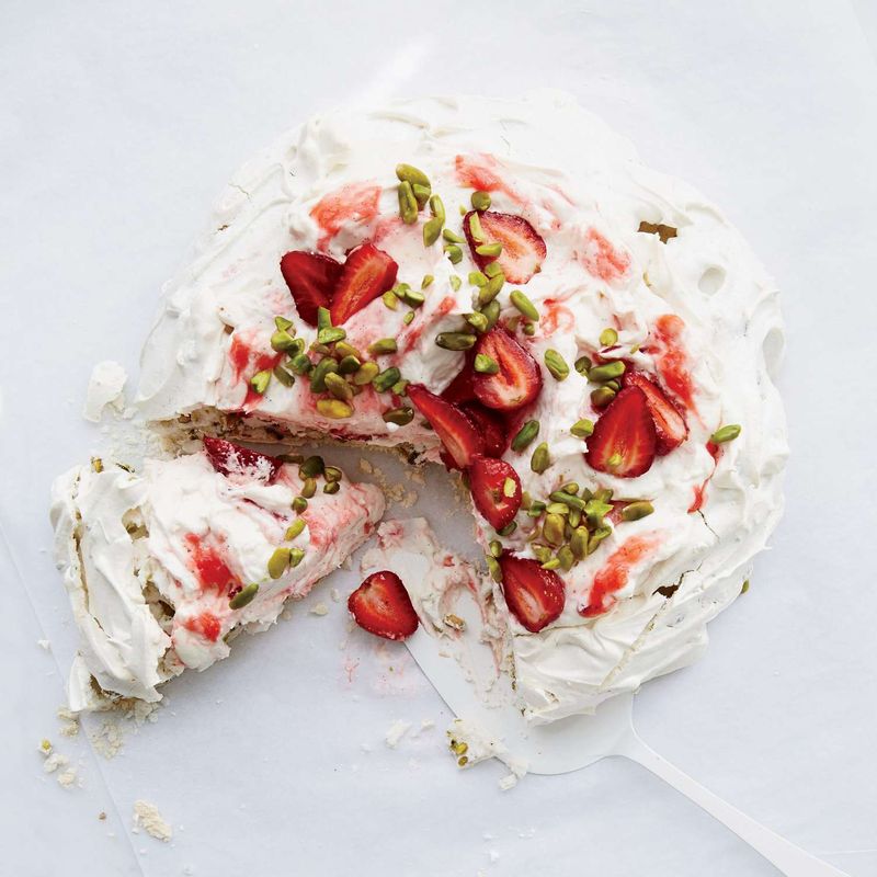 Rhubarb Pavlova