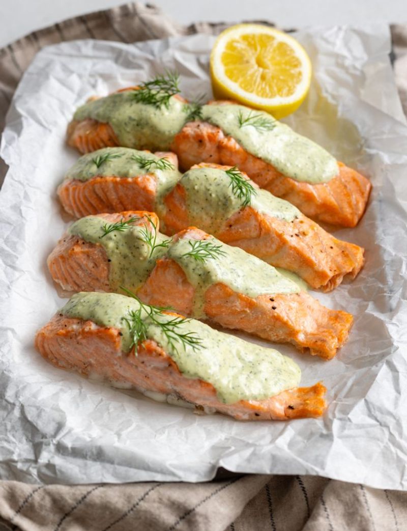Salmon with creamy dill yogurt sauce