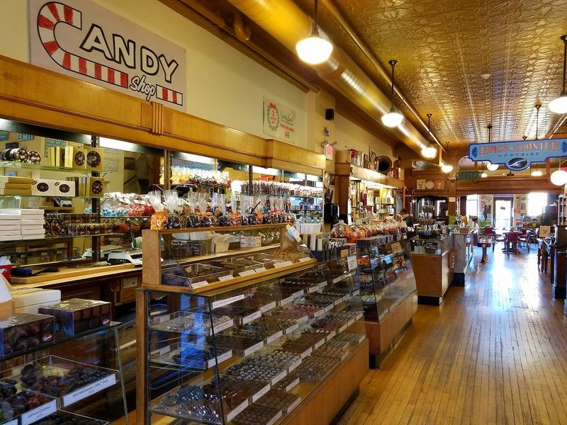 Donckers In Marquette
