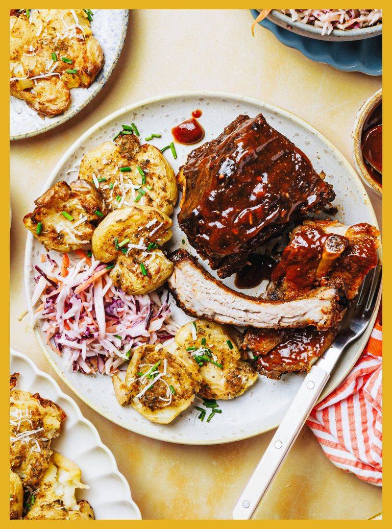 Pinecone Smoke & Sides