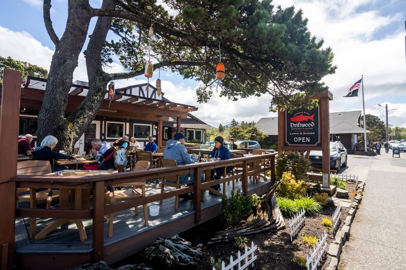 Driftwood Restaurant & Lounge (Oregon)