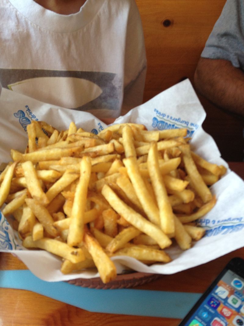 Islands Fine Burgers & Drinks