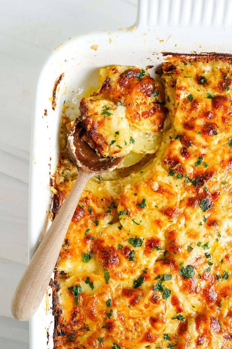 Cheesy Potatoes Au Gratin