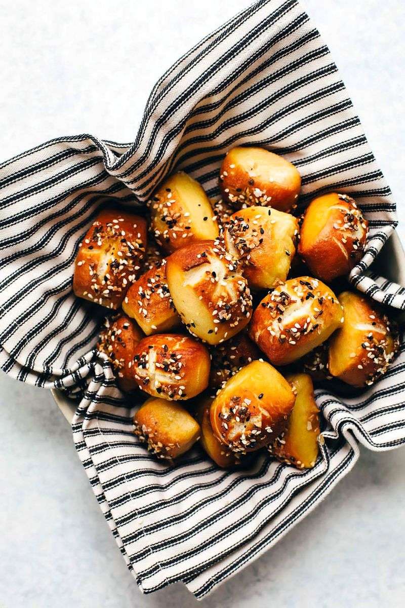 Everything Bagel Crescent Knots