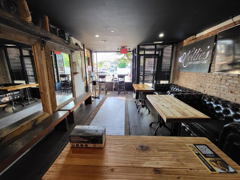 Nettie's Restaurant & Bar: Queens' Royal Feast