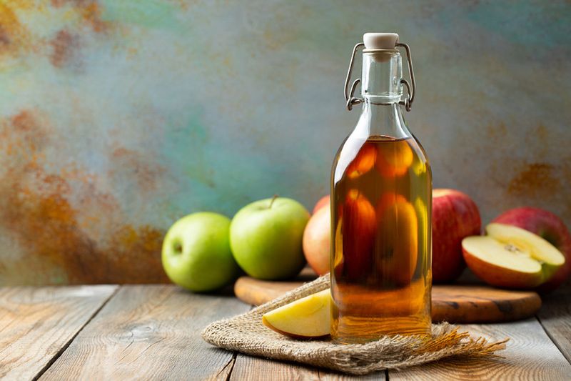 Vinegar (White and Apple Cider)