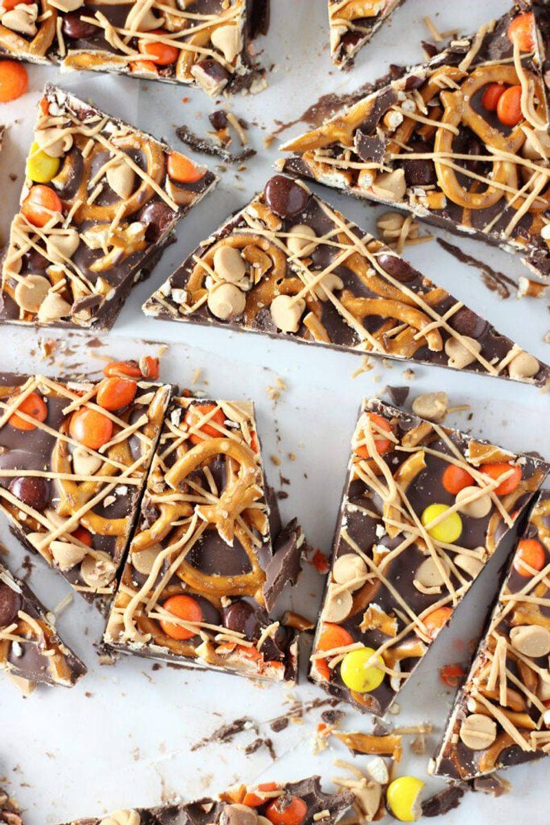 Peanut Butter Pretzel Bark
