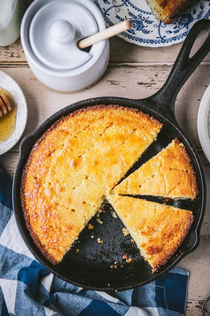 Cornmeal Skillet Cake