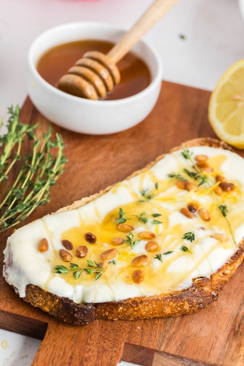 Ricotta with lemon zest and honey