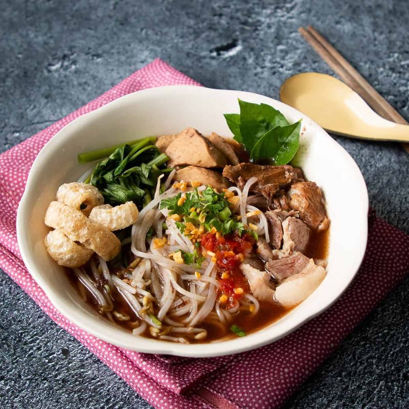 Kuay Teow Namtok (Boat Noodles with Blood)