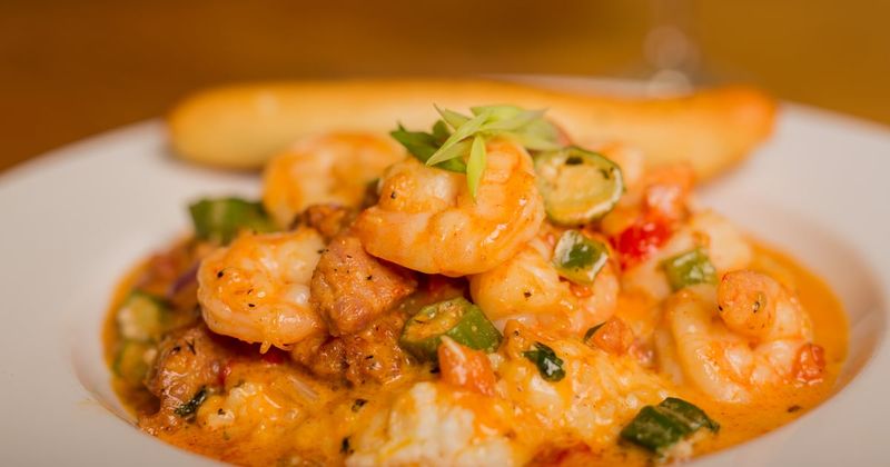 Shrimp and Grits (Coastal Carolina Style)