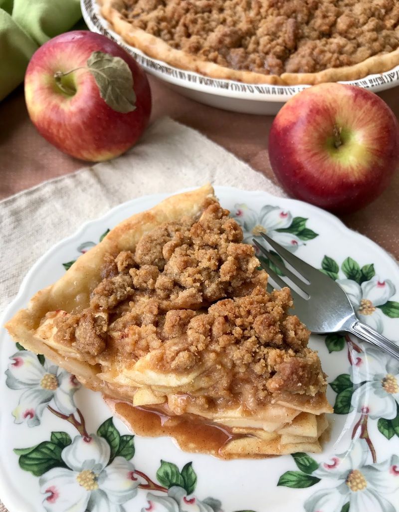 Apple Crumb Pie
