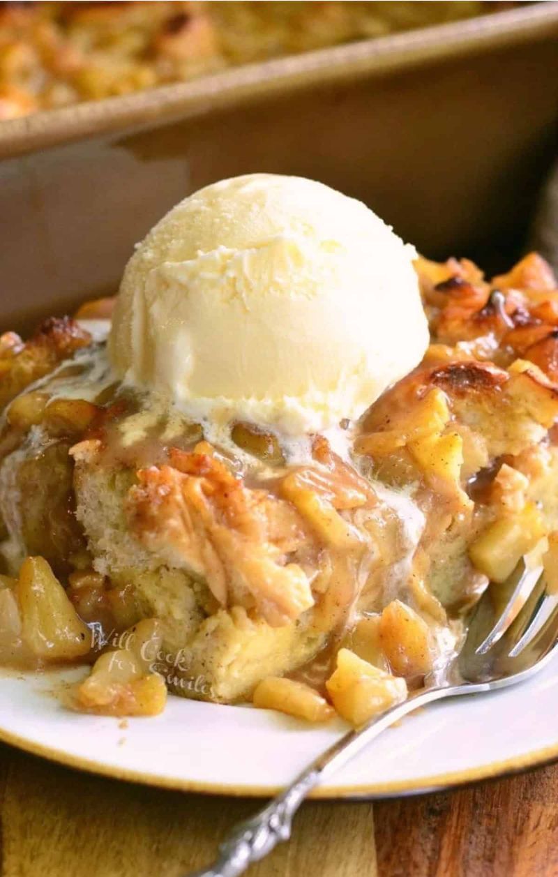 Apple Cinnamon Bread Pudding Casserole