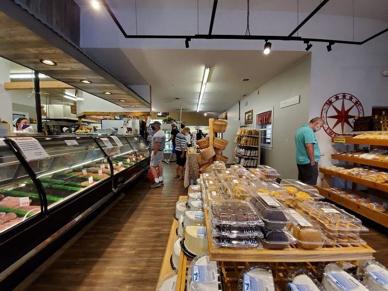 Dutch Country Market (Laurel, DE)