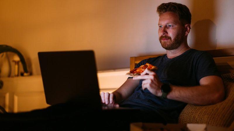 Myth 6: Late night eating always causes weight gain