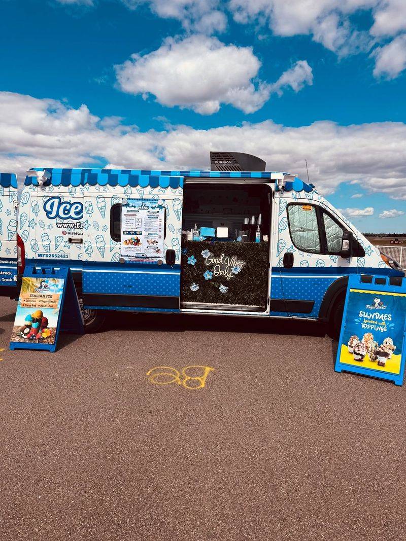 Insta-Ice Frozen Treats Truck