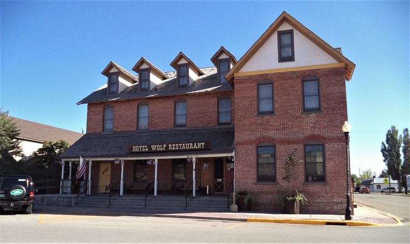The Historic Hotel Wolf Steakhouse - Saratoga