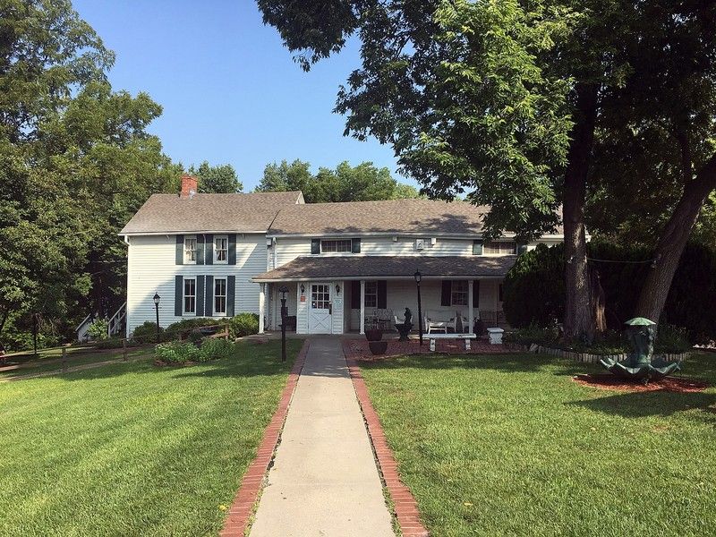 Stroud's Oak Ridge Manor