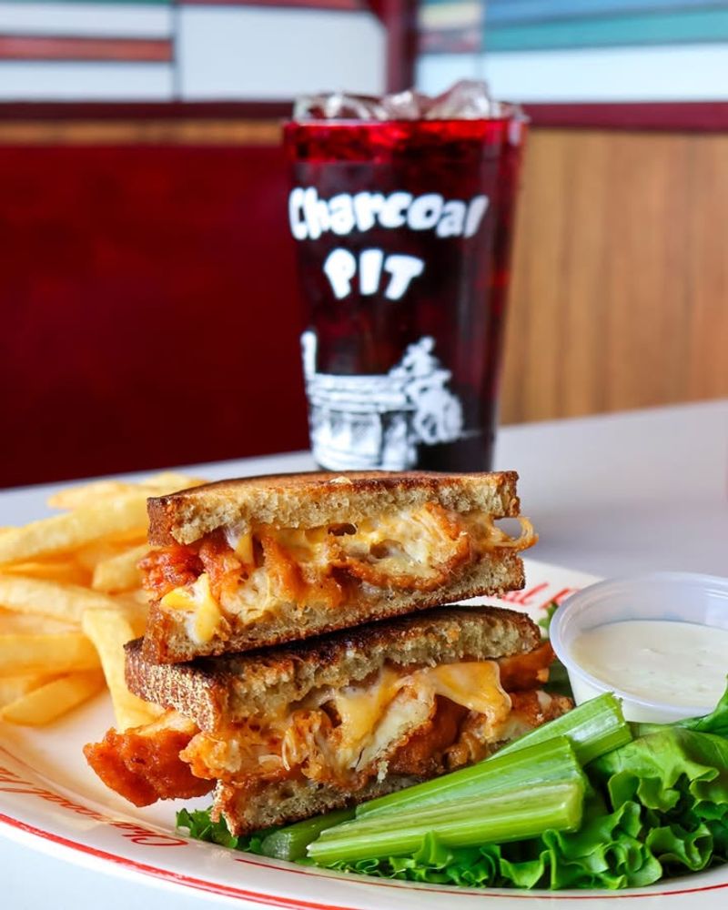 Delaware - Charcoal Pit Pit Special with Cheese Fries