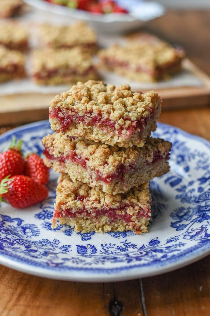 Strawberry Oat Bars