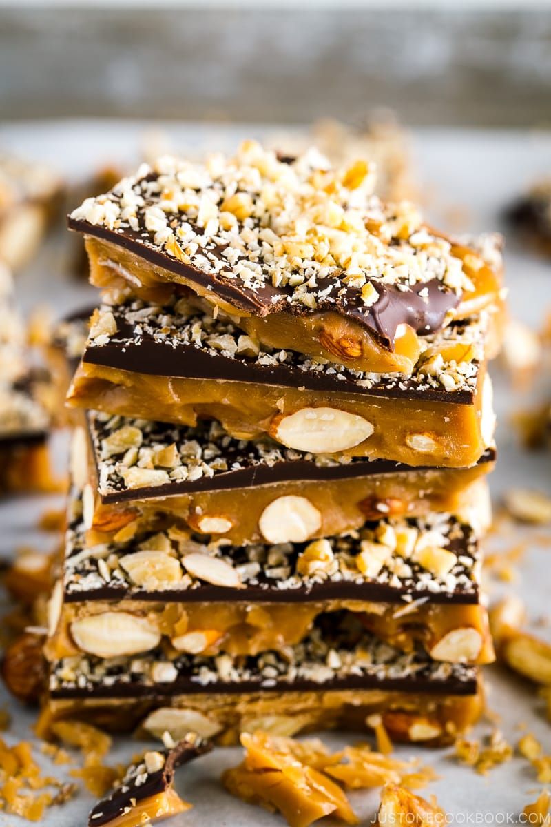 Almond toffee bark