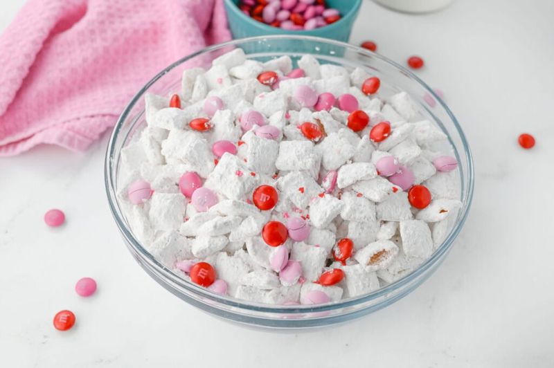 Cupid’s puppy chow (Valentine snack mix)