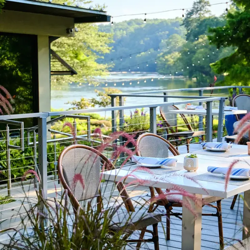 Ray’s on the River