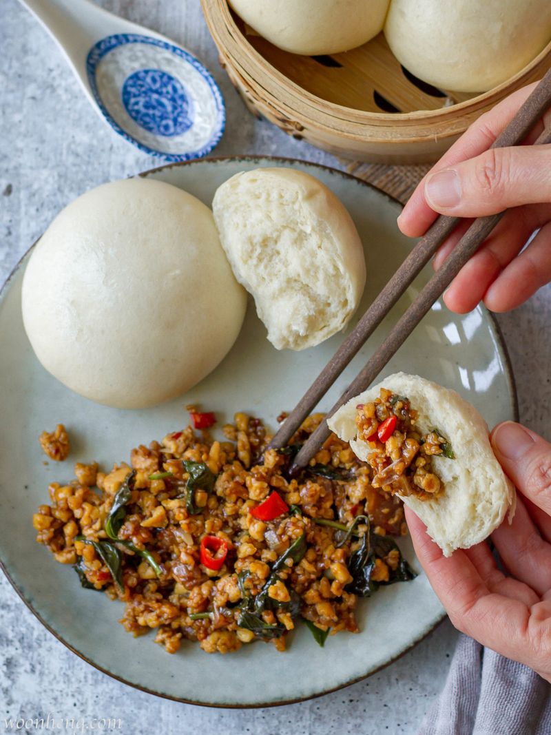Steamed buns (mantou)