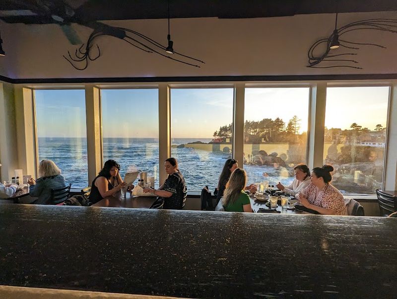 Tidal Raves Seafood Grill (Depoe Bay)