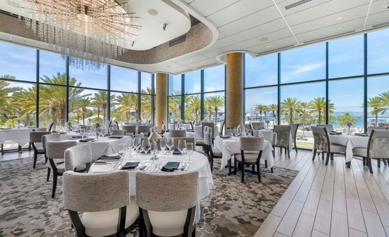 Lilo: Carlsbad's Coastal Elegance
