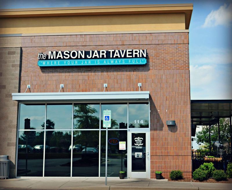 The Mason Jar Tavern & Grill (Holly Springs)
