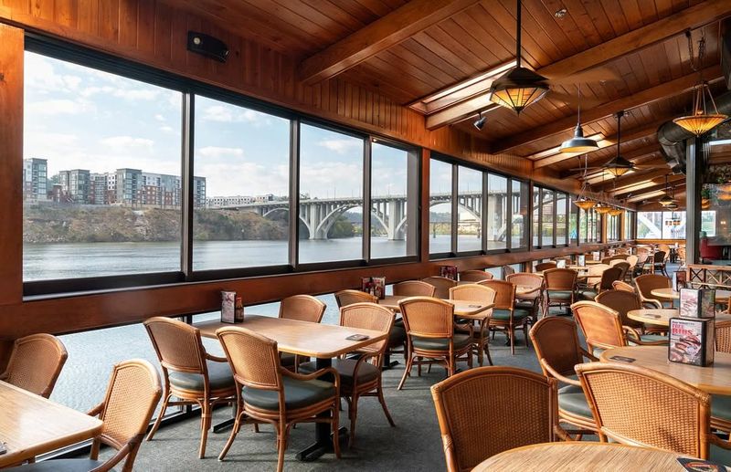Calhoun's on the River - Knoxville